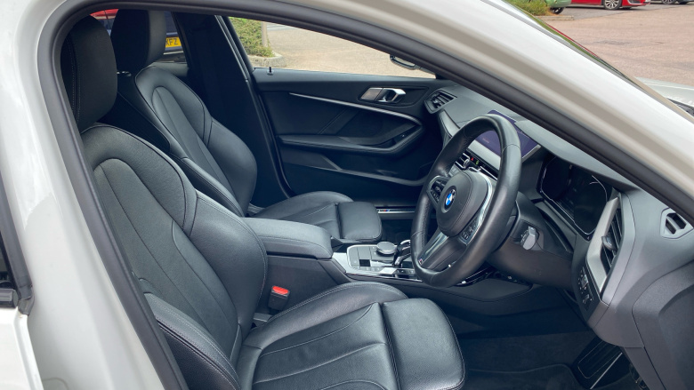 BMW 1 Series 118i M Sport 5dr Step Auto Petrol Hatchback